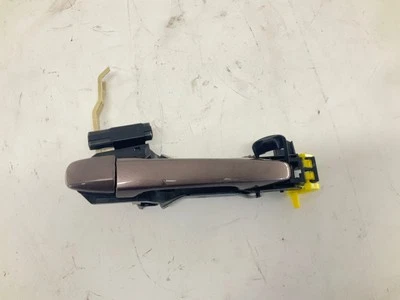 Manija exterior puerta pasajero trasero derecho Toyota Prius V 10-18 Foto 1 de 4