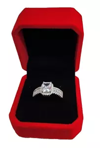 925 Sterling Silver (tested) Engagement Ring Size 9, New Gift Box - Picture 1 of 14