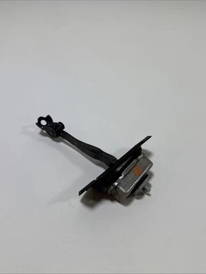 INFINITI M37 2011-2013 PUERTA TRASERA DERECHA LADO PASAJERO CORREA DE VERIFICACIÓN TAPÓN OEM Foto 1 de 4