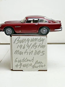 Danbury Mint 1:24 Scale Diecast 1964 Aston Martin DB5, Read - Picture 1 of 24