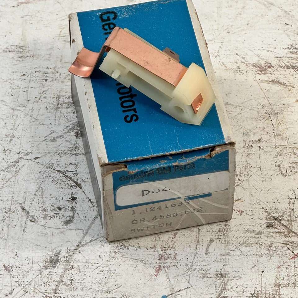 Nuevo interruptor de alarma de freno de estacionamiento Chevy Buick Olds Caddy Pontiac 1971-80 GM 1241639 Foto 1 de 4
