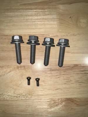 Pernos de enganche de remolque OEM para Audi Q5 2018-22 Foto 1 de 3