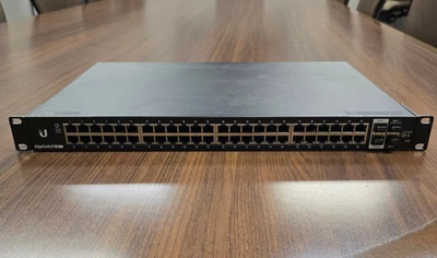 Dispositivo de red montado en rack Ubiquiti Networks (ES-48-LITE) Foto 1 de 4