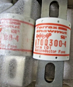 NEU FERRAZ SHAWMUT 300 AMP SICHERUNG 700 VAC 650 VDC A70Q300-4 - Bild 1 von 4