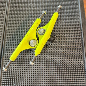 Unknown 159mm Yellow/Black Old School Trucks used - Picture 1 of 2