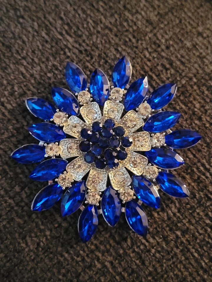 Gran Broche Flor Floral Estrás Azul Profundo Exquisita Joyería CA EE. UU. Lote E209 Foto 1 de 4