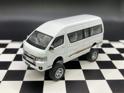丰田 HiAce Lifted 4x4 卡车 1/64 比例 Massdi 压铸定制 Van 4WD Masdi — 第 1/4 张图片