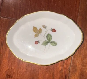 Wedgwood Wild Strawberry Bone China Oval Trinket Dish 5 inches x 3.5 Inches - Picture 1 of 4