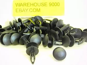 25 Bumper Fascia Push Type Retainer Auveco 18896 Saturn: 21095797 From 1996 On - Foto 1 di 4
