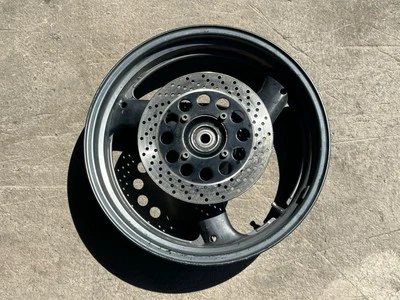 Llanta trasera Suzuki GS500F 2007 con rotor  Foto 1 de 3