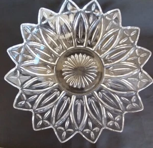 Vintage Clear Glass Platter Petal Shape Ware Tray 10” Excellent Condition - Picture 1 of 6