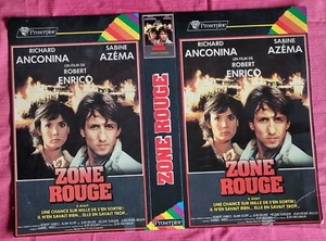 ANCIEN POSTER BOITE CARTONNE PRESENTOIR CINEMA 54,5 X 39 " ZONE ROUGE " 1985 - Photo 1/2