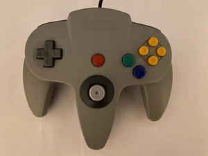 N64 UNOFFIZIELLER GRAUER CONTROLLER GETESTET UND FUNKTIONSFÄHIG NINTENDO 64 - Bild 1 von 1