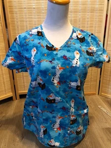 Disney Thanksgiving Scrubs Top Cartoon Fall Olaf Frozen II Small S Pixar H498 - Picture 1 of 9