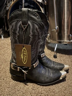 Botas de caubói faroeste de couro preto JB Dillon com detalhes cravejados - Imagem 1 de 4