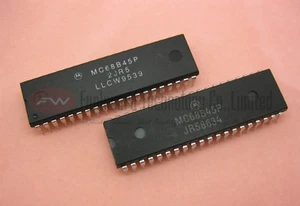 Motorola MC68B45P MC68B45 68B45 8-BIT MPU MCU PDIP40 x 10 pezzi - Foto 1 di 3