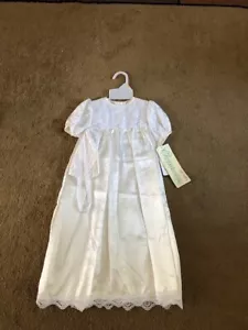 NWT ~ ALEXIS USA ~ Christening Gown w/bonnet ($39) 6 month - Picture 1 of 1