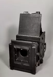 Cámara de placa de fuelle antiguo, grande, con carcasa - Imagen 1 de 11