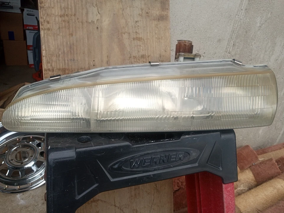 1992-1994 Mitsubishi Eclipse Eagle Talon Plymouth Laser Passenger Side Headlight - Image 1 of 4