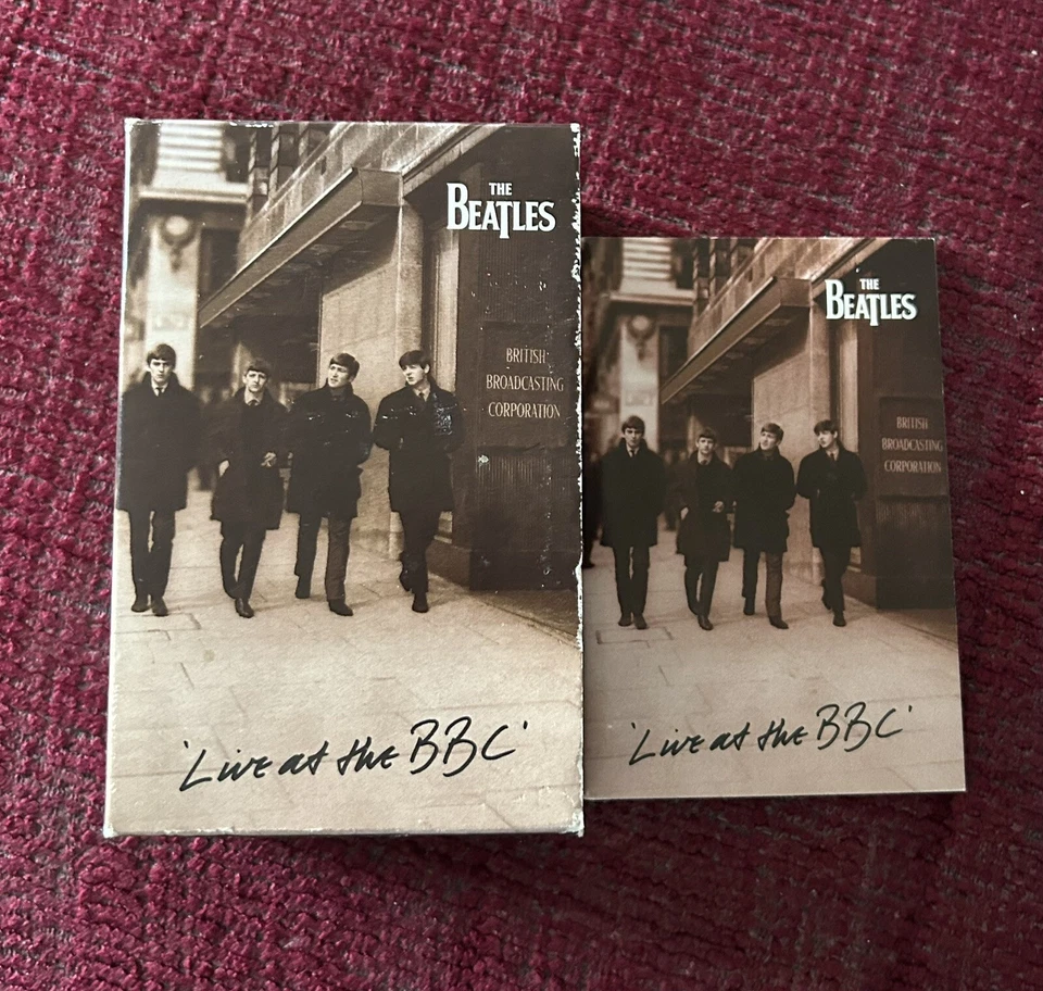 The Beatles ~ Live At The BBC ~ Double Cassette & Booklet ~ VGC!!! - Bild 1 von 1