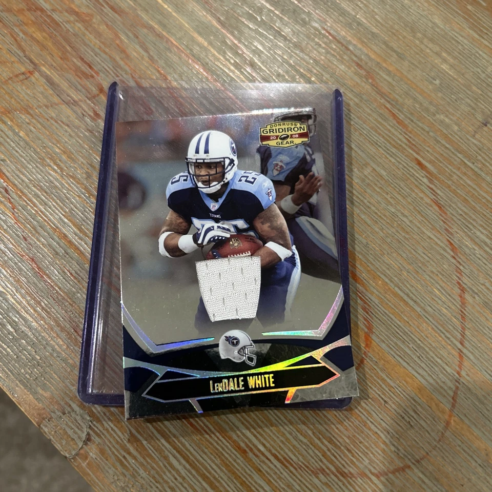 2008 Donruss Gridiron Gear silver Holofoil patch #96 LenDale White Titans /250 - Image 1 of 3