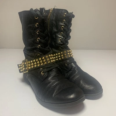 Bota de combate Steve Madden preta de couro cravejada Ternn feminina motocicleta grunge 7.5 - Imagem 1 de 4