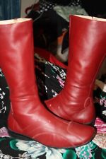 KISS & TELL SZ 8 LADIES SOFT BURGUNDY LEATHER SIDE ZIPPERED BOOTS LEATHER LINED.