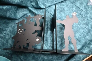 Juego de sujetalibros Marvel The Avengers Vs Thanos - Silueta (exclusivo de Lootcrate) - Imagen 1 de 8