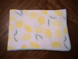Nuevo CLOUD ISLAND Muselina Algodón Limón Diseño Verde Pom Pom Swadle Manta Bebé - Imagen 1 de 2