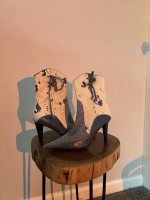 Rare Vintage Nordstrom Vis A Vie Blue And White Cowhide Pointed Toe Heel Boots - Image 1 of 4