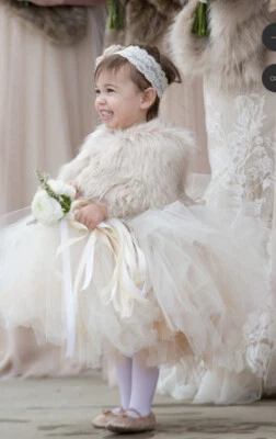 Estola de piel sintética rubor Sissily Designs para boda de invierno, talla mediana niño 5-8 Foto 1 de 4