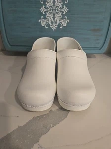 Dansko White Leather Professional Comfort Nursing Clogs Shoes Women's 38, 7.5-8 - Picture 1 of 10