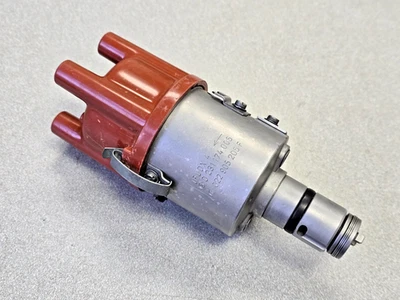 VERY NICE USED ORIGINAL BOSCH JFUDX4 PORSCHE 914 1.7 IGNITION DISTRIBUTOR 131 - Image 1 of 4