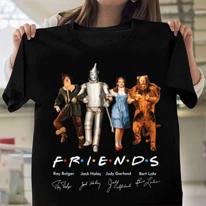 CAMISETA 2D El Mago de Oz Amigos 85 Aniversario 1939-2024 Firmas - Imagen 1 de 3