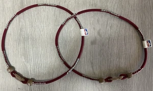 (LOTE DE 2) Cleveland Cavaliers Phiten Collar Borgoña 21" NUEVO SIN EMBALAJE - Imagen 1 de 1