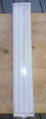 Velas cónicas blancas IKEA 14" Foto 1 de 4