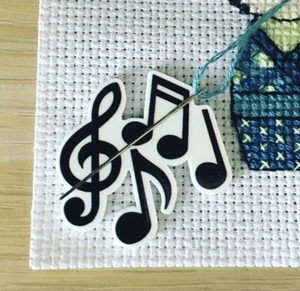 Musical Notes Needle Minder For Cross Stitch And Embroidery - Picture 1 of 1