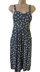 BLACK POLKA DOT BRA FRONT + 2 POCKETS ELASTICATED BACK DRESS 10-12 GOOD CLEAN - Picture 1 of 12