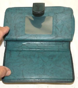 Buxton Leather Ensemble Clutch Wallet Green NEW - Picture 1 of 7