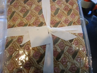 West Elm Pierce & Ward Floral Lattice Duvet Cover full queen mahogany rose New - Image 1 of 2