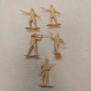 VINTAGE TOY LOT of 5-MARX DANIEL BOONE PLASTIC ARMY TYPE MEN - Picture 1 of 8