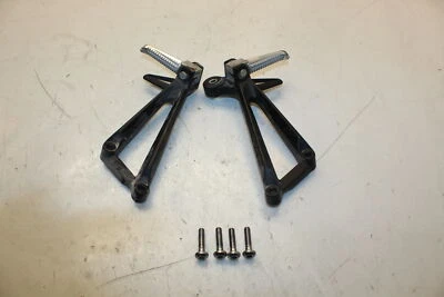 Juego de clavijas reposapiés trasero pasajero Yamaha Mt-03 2024 par 1x2-F7430-01-00 Foto 1 de 4