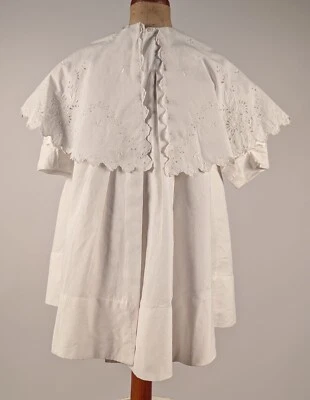 ABRIGO CON CAPA INFANTIL VICTORIANO MÁS DULCE SIGLO XIX CON BORDADO A MANO Foto 1 de 4