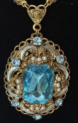 VTG W GERMANY STUNNING TURQUOISE GLASS FAUX PEARL RHINESTONE FILIGREE NECKLACE - Image 1 of 4