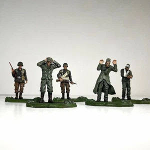 1:32 Unimax Forces Of Valor 2003 WWII German Surrender Soldiers - Picture 1 of 10