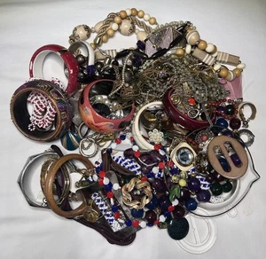 Vintage To Modern Craft Junk Harvest Jewelry Lot ~ Some Wearable ~ 4 Pounds - Picture 1 of 7
