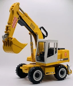 Bruder Toys Liebherr 912 Backhoe Digger Excavator 1/6 Scale Beautiful - Germany - Picture 1 of 7