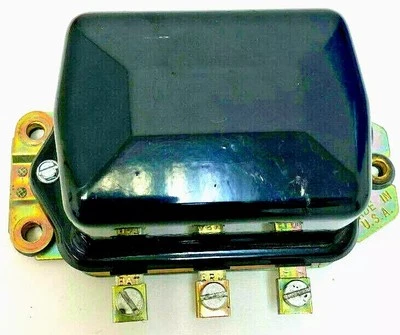VR1 NEW Voltage Regulator 12V Standard Motor Prods Made In USA GM Cars 1940/1952 Foto 1 de 4