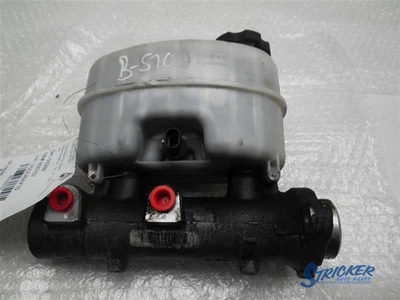Chevrolet Express 3500 2009-2017 Brake Master Cylinder 84397946 0722 - Image 1 of 4