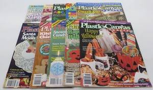 PLASTIC CANVAS CRAFTS Magazine lot of 10 1993-1996 craft reference vtg - Imagen 1 de 11